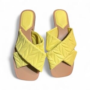 Yellow Quilted Slide Sandals Padded Trendy Summer Minimal Forever 21 Size 7